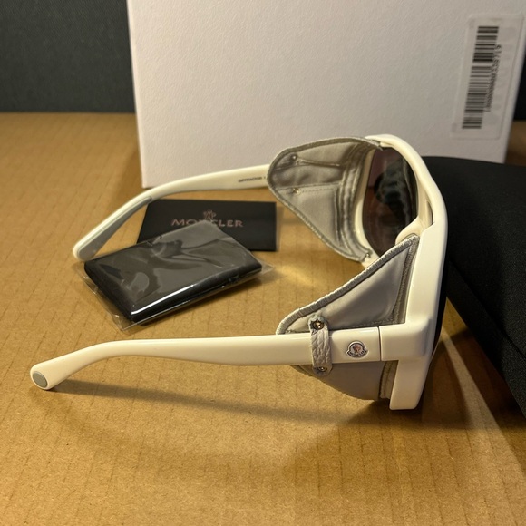 Authentic Moncler Diffractor Smoke Silver Flash oversized Unisex sun glasses - Picture 3 of 12